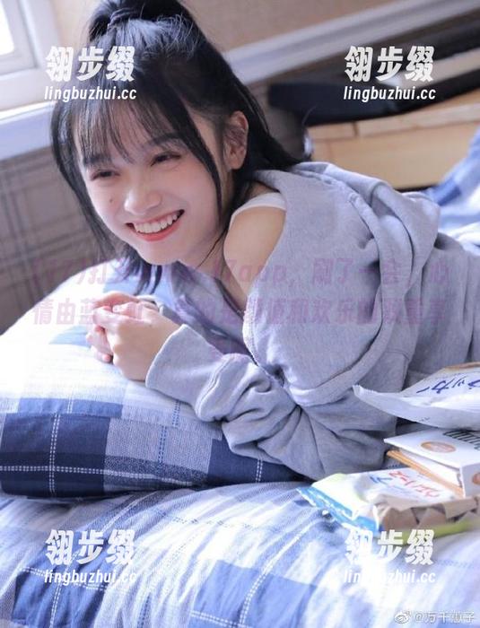 17 打开www.17app,刷了一会,心情由蓝变虹,真的是颜值和欢乐的双重享受啊。