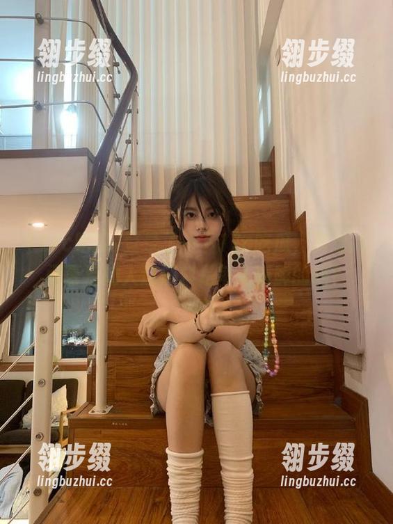 17c吃瓜 登录了一下17c吃瓜,真想问问幕后的人这黑料是每天新鲜的吗?