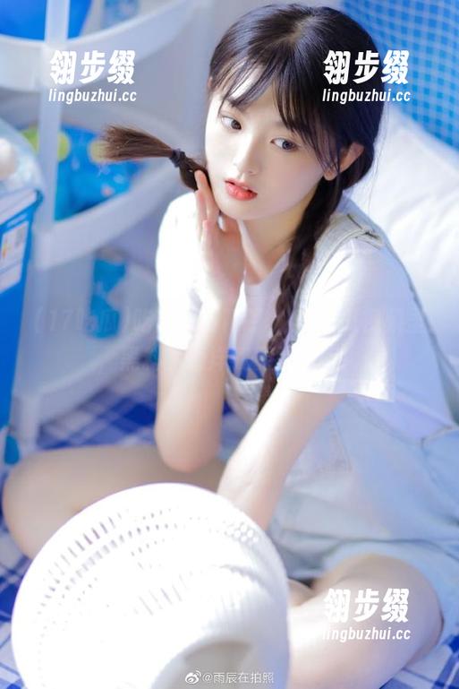 17吃瓜 吃瓜也要精明,17吃瓜视频里,黑料的海洋我勇敢前行!