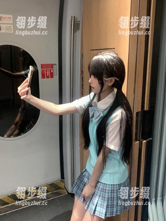 今天的51cg4苹果版果然是个热闹的市集，让我开启了无限的联想。