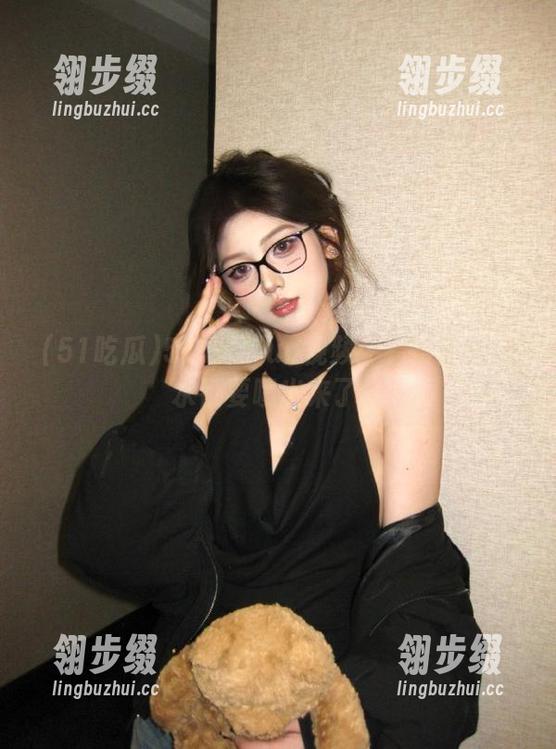 51吃瓜fun视频：看得我一口水都要喷出来了！
