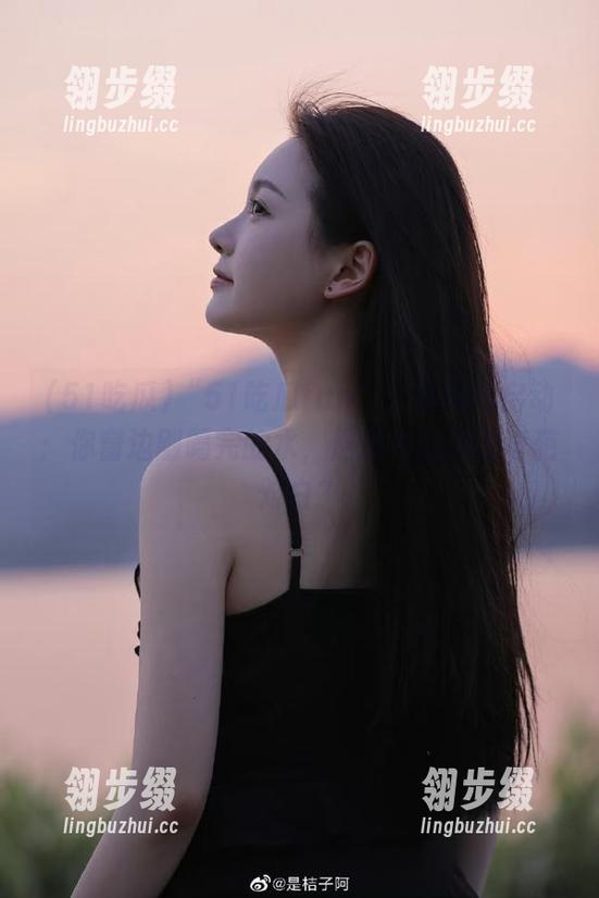 “51吃瓜fun”分享模式启动：你窗边刚喝完的水，居然也能引出奇葩对白？