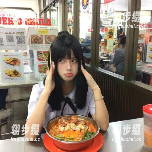 51吃瓜 吃瓜从未如此痛快,51吃瓜的app跟上热点像在吃保龄球——一击即中!