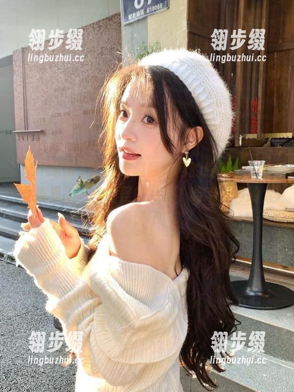 51吃瓜 在51吃瓜黑料网的线路上,险些撞见了一些奇怪的八卦,哈哈,真的太离谱了!