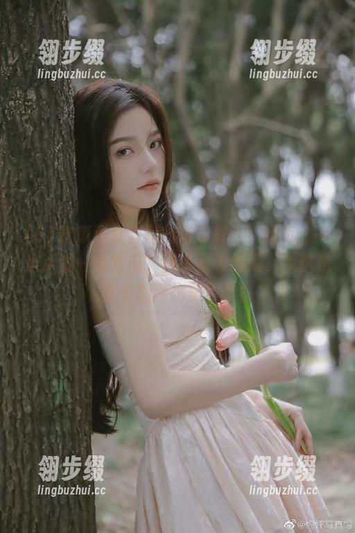“51吃瓜群众”网页：一边点赞一边吃瓜，别说是看热闹，我这是在参加网络美食节！