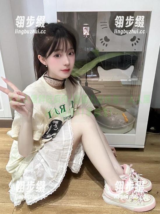 最新八卦炸裂，人人黑料吃瓜网51带你飞！