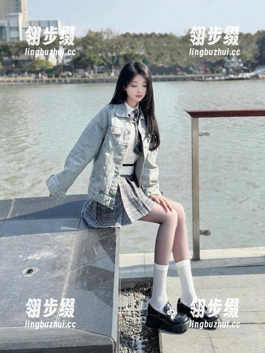 免费吃瓜网 免费吃瓜网:为你导航出那些年那些事儿,情感纠葛不再迷路!