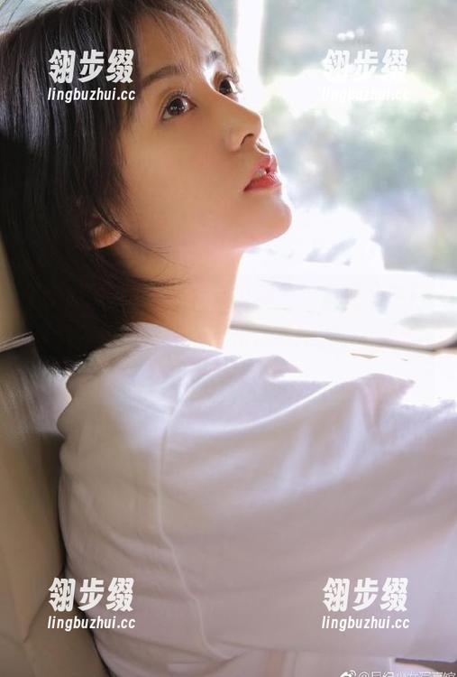 吃瓜网站 登录到吃瓜网站,发现“热门爆料”情节竟可以进化成连续剧,太奇幻了!