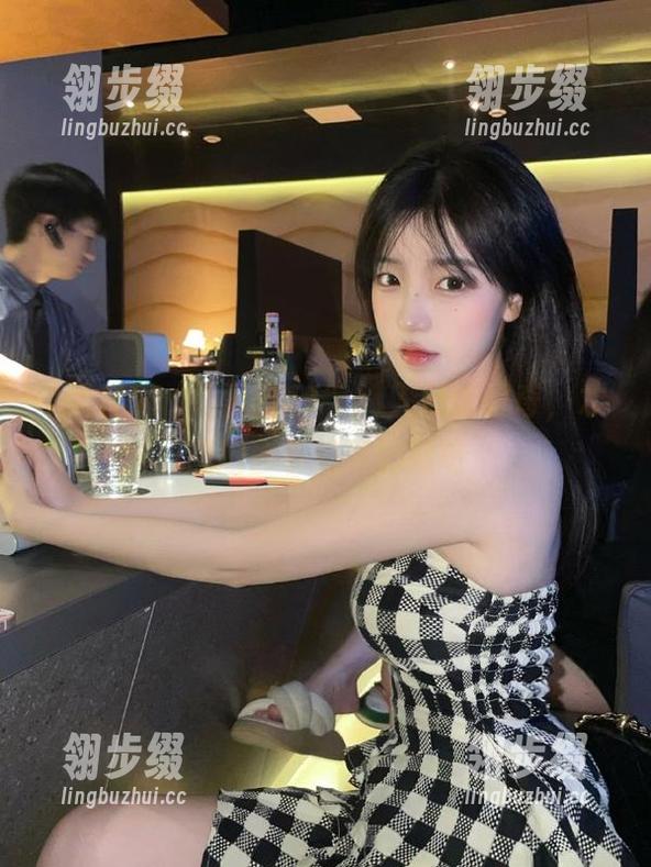 “黑料51”：入口太好奇，才想进去看看瓜的滋味