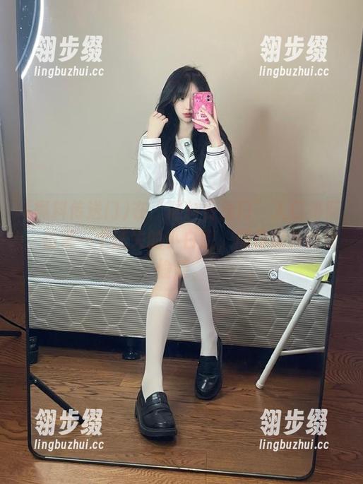 黑料传送门 在“黑料传送门”入口徘徊,仿佛一个迷失的小白鼠,期待意外的惊愉感。
