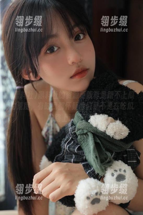 黑料社 黑料社的资源更新真是跟不上瓜的速度,有时我都怀疑他们是不是在吃瓜的路上迷路了?