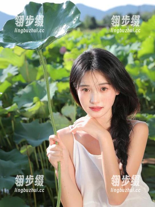 黑料网 每次看到“黑料网app”的更新,观看令我心烦又好奇,一切戏剧性似乎都在这个app里发生。