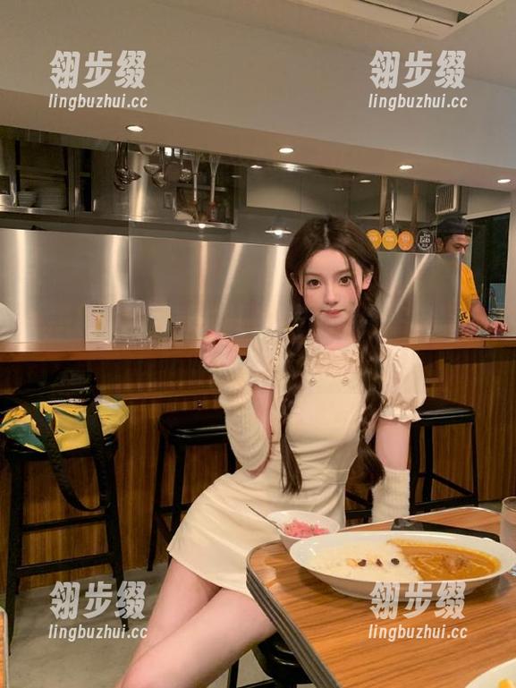 下载黑料网，直达八卦宇宙，切换吃瓜模式指日可待！