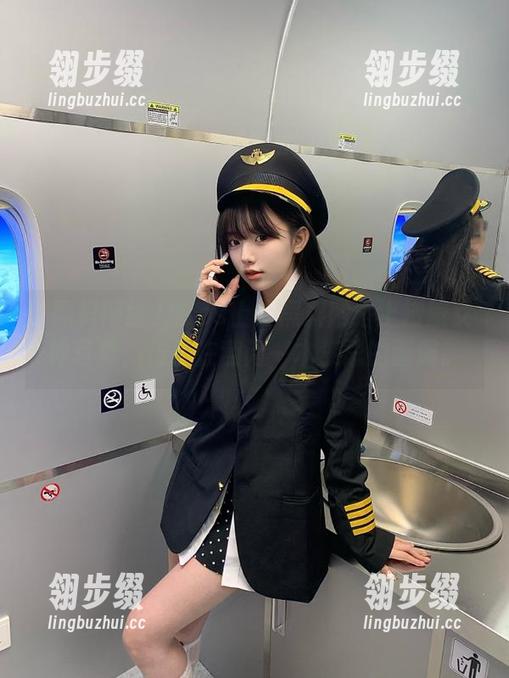 黑料网络 在ios上的黑料网络上搜索女神写真,仿佛在翻阅一本禁忌的画册。